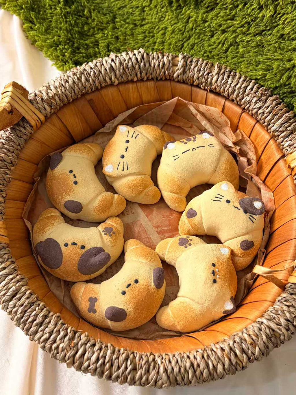 Croissant Ceramic Cat Bread