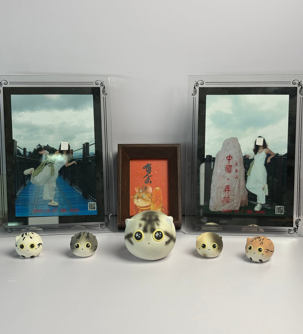 Medium Silver Bengal Cat